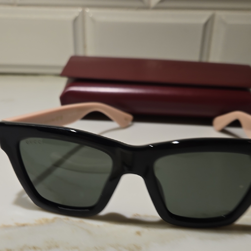 NEW Gucci Black and Blush Squared Cat Eye  Sunglasses GG1714S - Picture 7 of 8